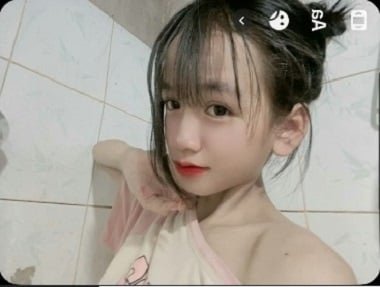 Nhi mai non mặt cực nứng lồn